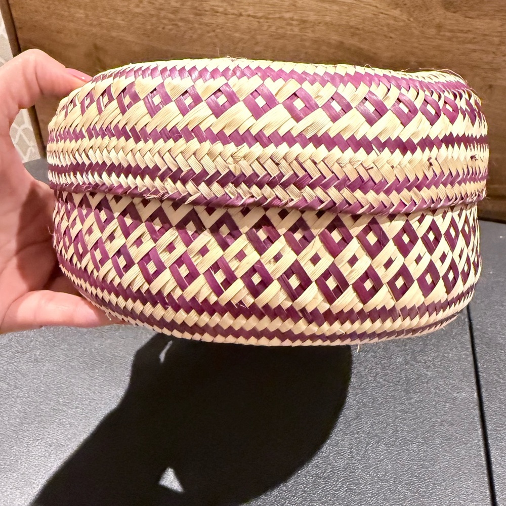 Mexican Handwoven Basket purple tortilla warmer storage bin decor - Picture 4 of 6